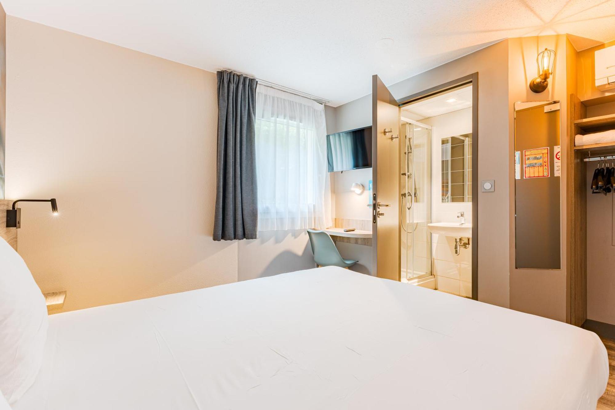 Kyriad Direct Tours Sud - Chambray Les Tours Ngoại thất bức ảnh